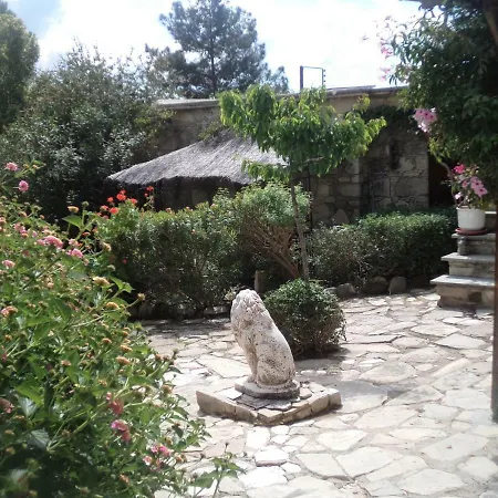 Semesterbostad Oleander Stone House *