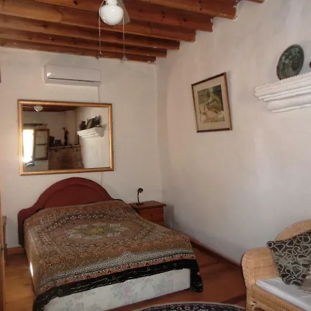 Oleander Stone House بيت للعطل *