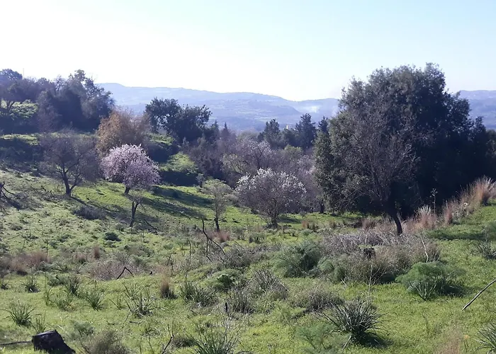Oleander Stone House בית נופש Lemona