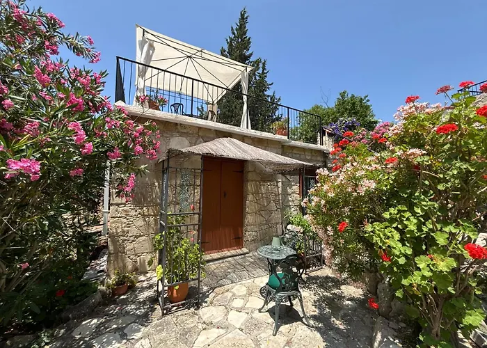 Oleander Stone House *