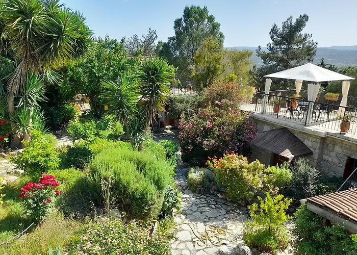 Oleander Stone House בית נופש *